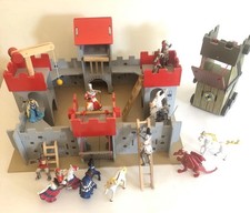 ELC VINTAGE WOODEN CASTLE WITH KNIGHTS, Siege tower, Wizard, Unicorns Etc