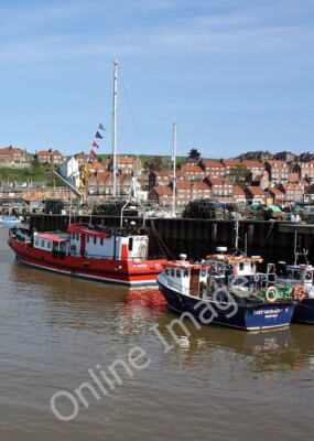 Photo 6x4 Endeavour Wharf Whitby/NZ8910 Boats at anchor on the River Esk c2011
