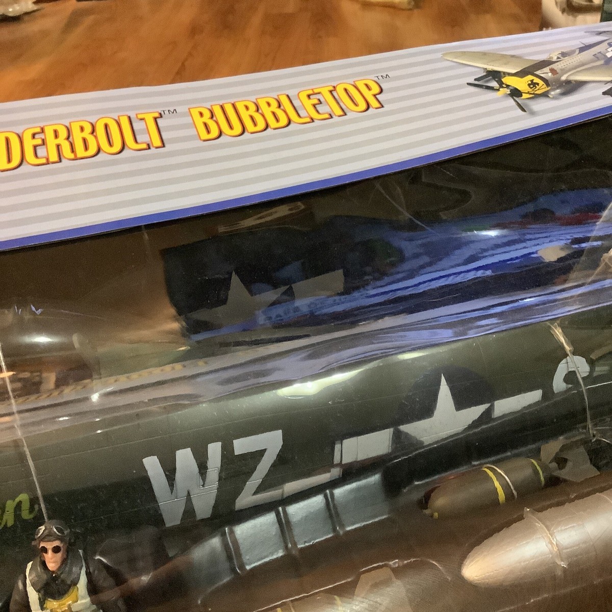 21st Century Toys Ultimate Soldier 1/18 WWII P-47D 21st Century Toys Ultimate Soldier 1/18 WWII P-47D