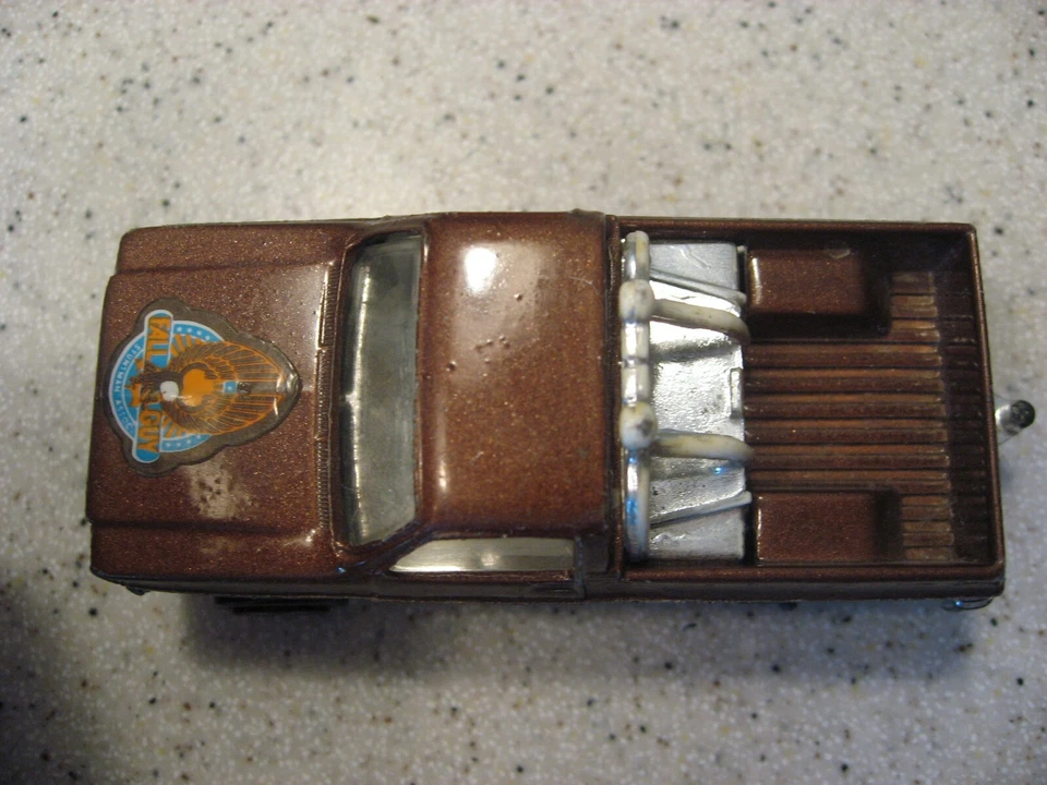Antiga caminhonete ERTL Fall Guy Colt 1982 marrom fundido com tampo 1692W - Imagem 3 de 4