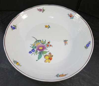 Nymphenburg Porzellan Schale rund Modell 865 Dekor Korb Blumen 22,7 cm 