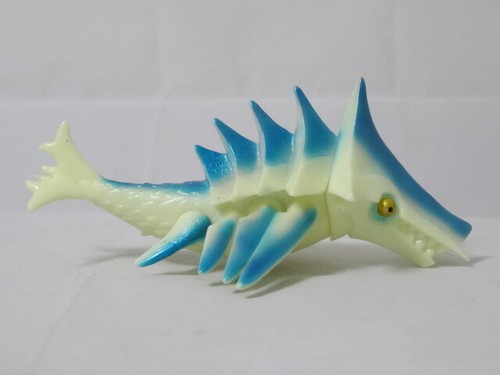 Amapro 2001 Kinglampus Urban Soft Vinyl Figure Blue Glow Shachihoko Kaiju Sofubi - Picture 6 of 20
