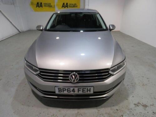 1:43 Schuco VW Passat B7 Berlina Argento Metallico Dealer 1:43 Schuco VW Passat B7 Berlina Argento Metallico Dealer