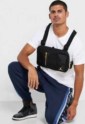 chest fanny pack nike