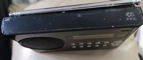 ROBERTS PORTABLE DAB RADIO SPARES OR REPAIR - Picture 4 of 4