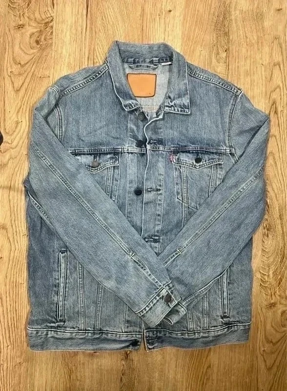 Levi Trucker, photo 2 sur 5