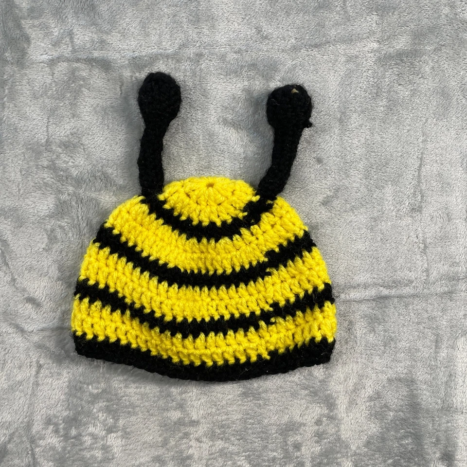Adorable sombrero de abeja de ganchillo para bebés y niños pequeños con lindas antenas Foto 2 de 4