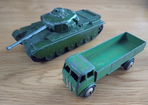 VINTAGE DINKY TOYS 25R LEYLAND LORRY TRUCK GREEN CENTURIAN 651 DIECAST MODELS