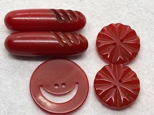 FABULOUS LARGE RED VINTAGE ANTIQUE BAKELITE FANCY FLOWER FACE & LOG BUTTONS