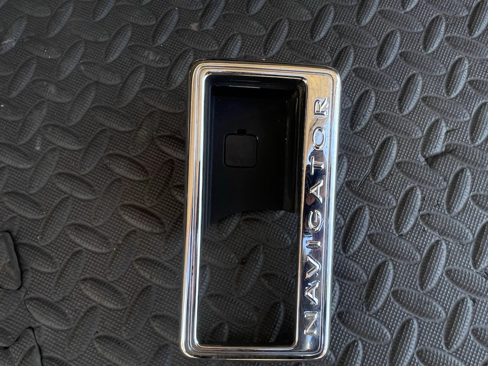 Lincoln Navigator 2007-2014 conductor delantero izquierdo izquierdo interior manija puerta moldura Foto 3 de 4