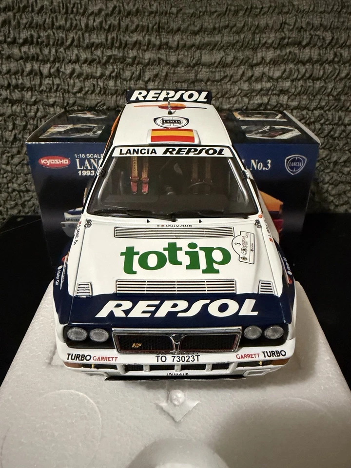 Lancia Delta HF EVO2 Repsol No.3 1993 Rally Acropolis 1:18 Kyosho Die-Cast Model - Immagine 4 di 4