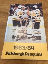 1983-84 PITTSBURGH PENGUINS YEARBOOK MEDIA GUIDE WITH RANDY CARLYLE RICK KEHOE
