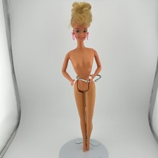 Vintage 1966 Mattel Barbie bambola MOD graziosi cambiamenti con orecchini anello Filippine