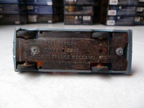 Opel Rekord 542 Blue Dinky Toys Meccano 1/43 Original Vintage Toy - Picture 4 of 4