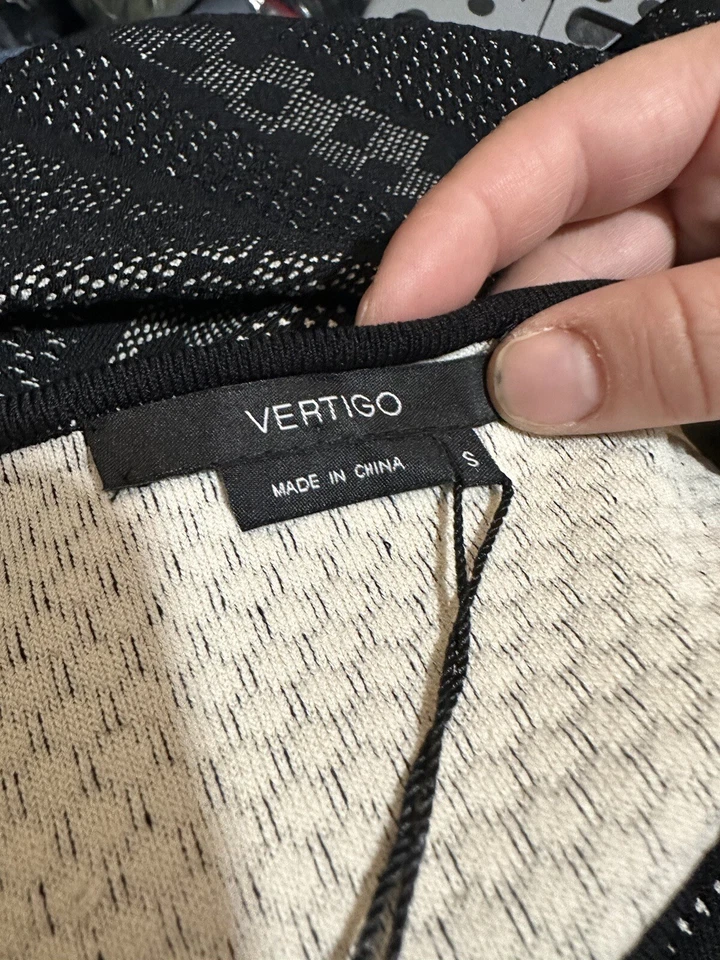 NUEVO Mini Vestido Vertigo Pequeño VT34317d Línea A Tejido Sin Mangas Cuello Redondo 22-19 Foto 4 de 4