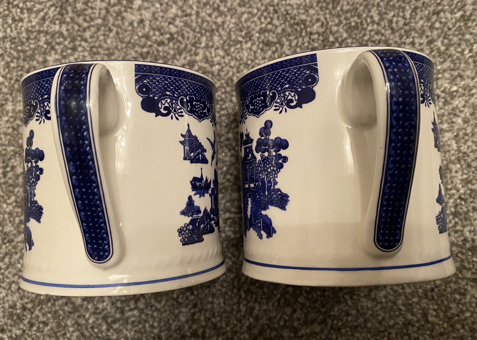Excellent condition set of 2 fine bone china mugs eBay