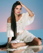 Crystal Gayle 8x10 Glossy Photo