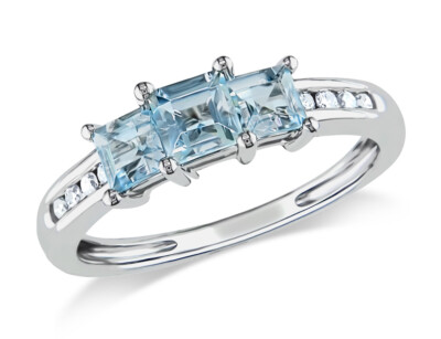 Ring mit drei Steinen Aquamarin 9/10 Karat (ctw) und Diamanten in 10 Karat Weißgold