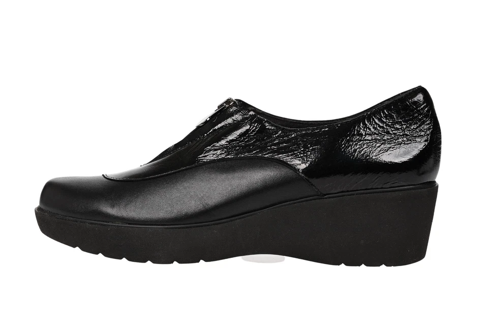 Munro American 219348 Women Black Patent Leather Slip-On Wedge Shoes Size 8.5 SS - image 2 of 4