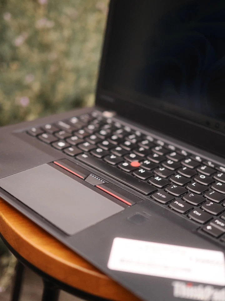 Lenovo ThinkPad T460s · i5-6200U · 8GB · 128GB, photo 4 of 5