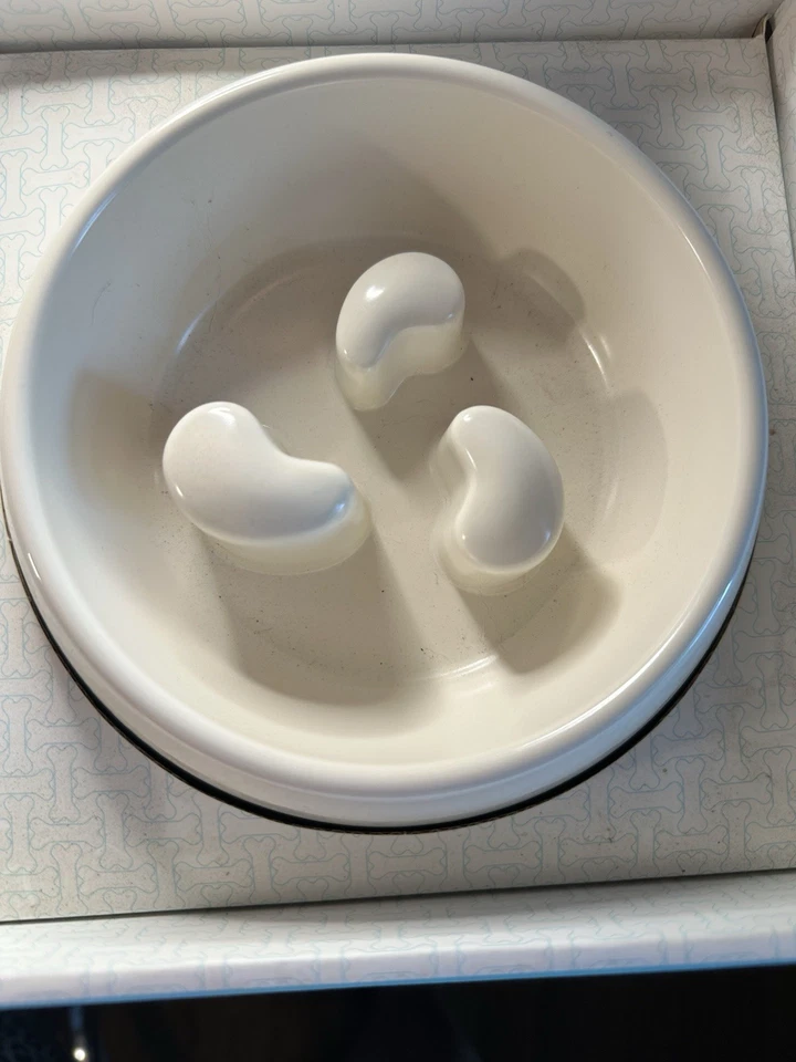 Cuenco alimentador lento para perros Martha Stewart Foto 3 de 4