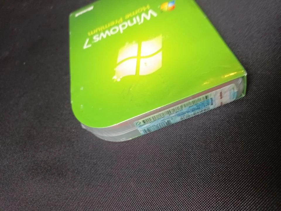 MICROSOFT WINDOWS 7 HOME PREMIUM - BRAND NEW, RETAIL BOX, SEALED - 100% GENUINE - Image 3 of 4