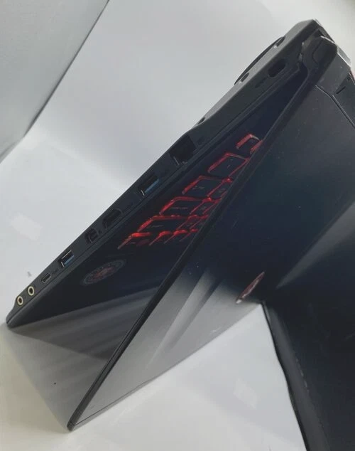 MSi MS-16R1 Gaming Intel Core i7-8750H @2.20GHz 8GB RAM 256GB SSD Foto 4 de 4