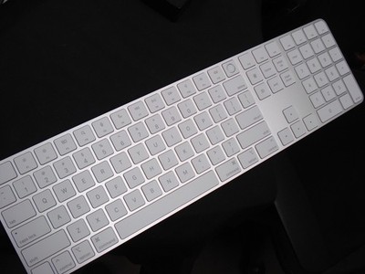 NEW Apple A3119 Magic Keyboard with Touch ID & Numeric Keypad English White Keys