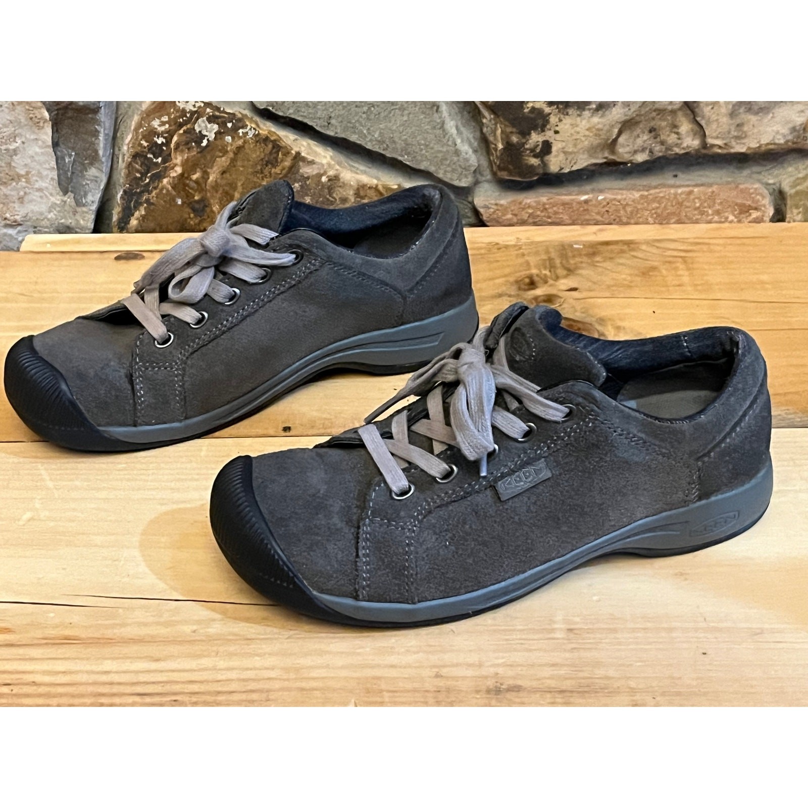 Scarpa Keen da viaggio donna in camoscio a cascata. verde scuro. comfort casual taglia 6 5