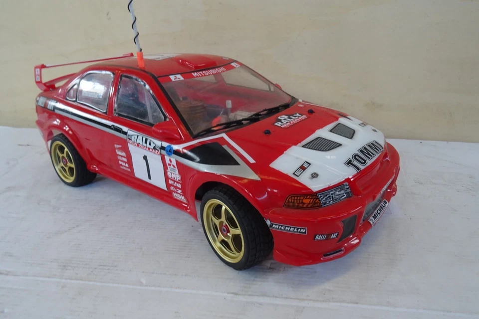 Mitsubishi Lancer Evo RC 1:8 4WD motore a scoppio Kyosho - Immagine 3 di 4