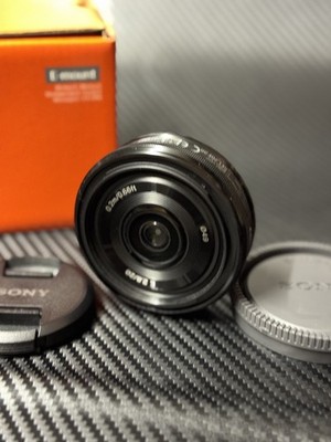 Sony Objektiv E 20mm F/2.8 SEL20F28  Wide Angle Prime Fixed Lens