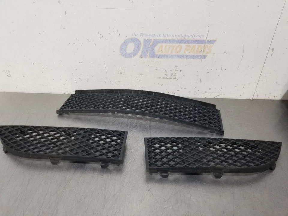 06 2006 宝马 760LI BUMPER 安装低速中心格栅 — 第 2/4 张图片