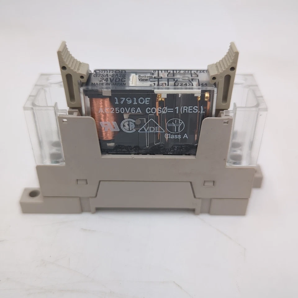 Omrom G7SA-2A2B force guided relay, with P7Sa-10F-ND base Used - Image 3 of 4
