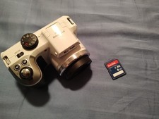 Kodak PIXPRO AZ251 16.0MP 26x Zoom Digital Camera - White- Nr Mint -