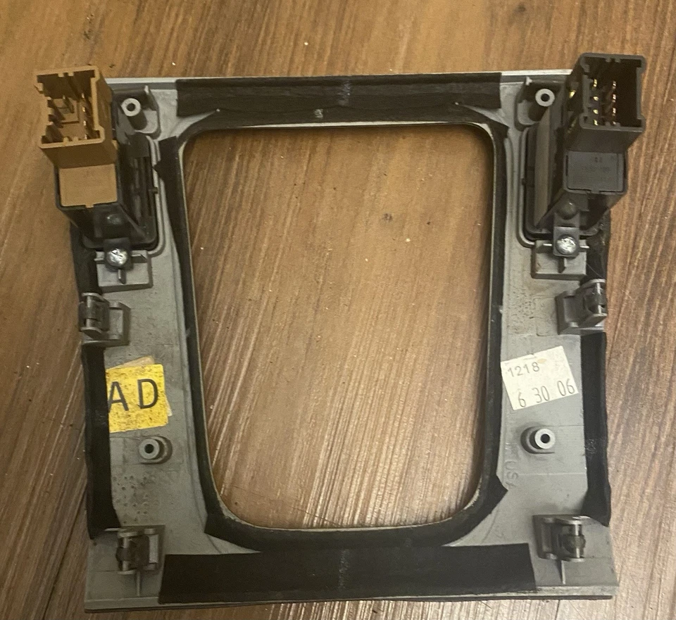 Bisel de ajuste de palanca de cambios central Honda Accord 2003-2007 fibra de carbono con calefacción OEM Foto 2 de 2