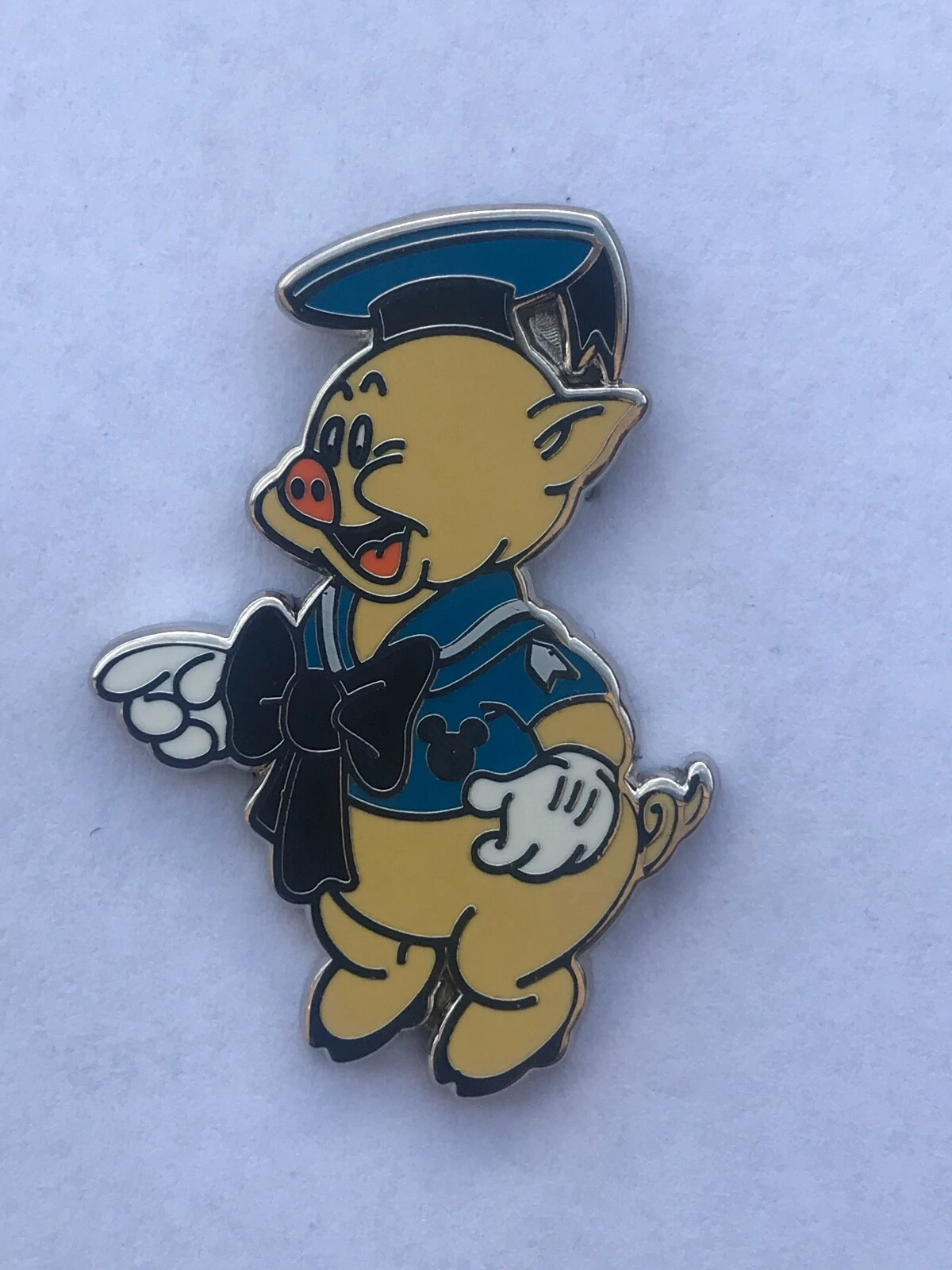 Disney Pin DLR Hidden Mickey 2019 Three 3 Little Pigs - Fiddler Pig Pin
