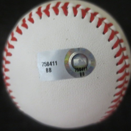Omar Infante Braves/Tigers Autogramm Baseball #2 Light Sig MLB Holo - Bild 2 von 3