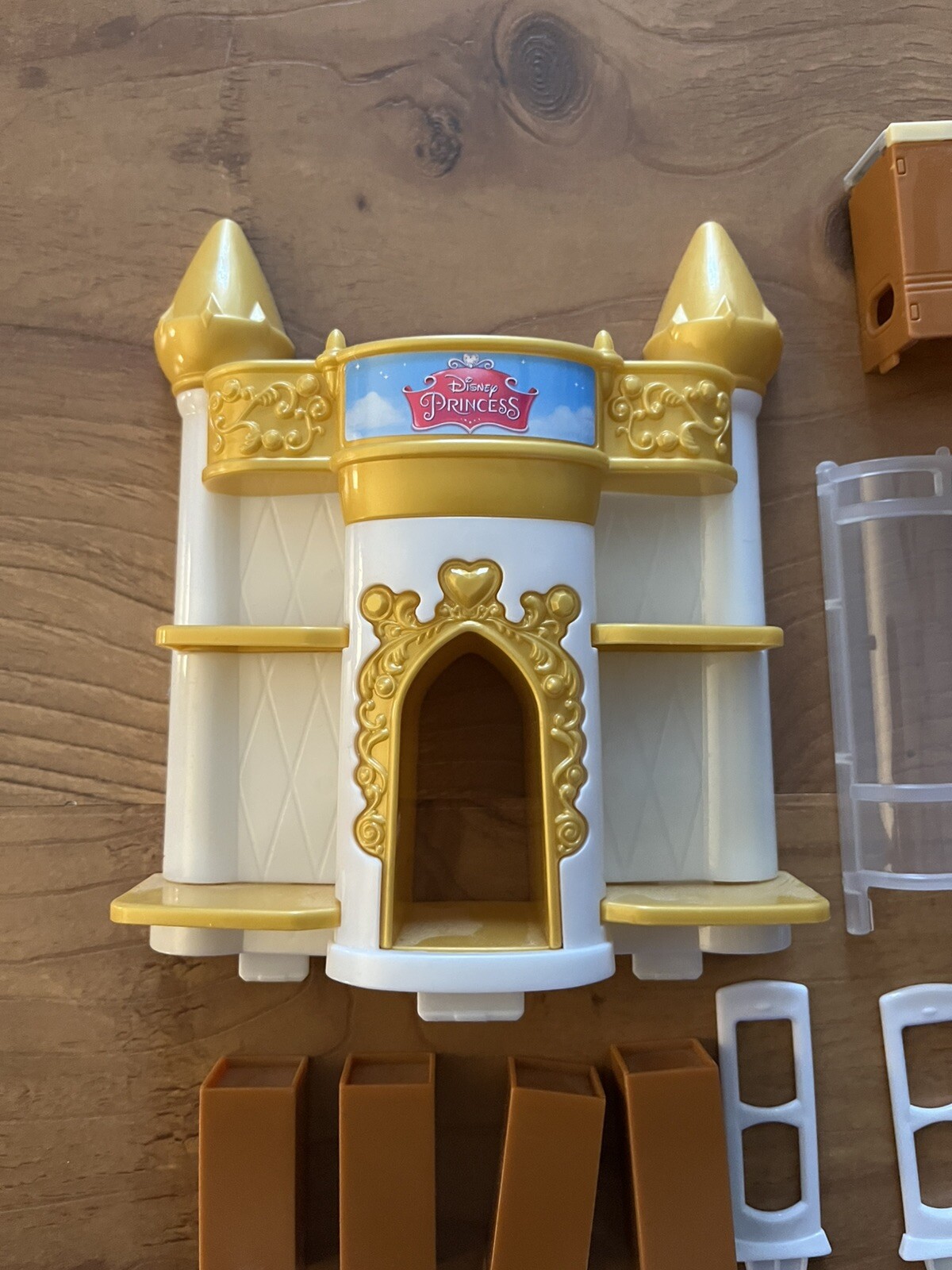 Zuru Mini Brands Disney Castle Shelf Desk Replacement Pieces for Mini Store