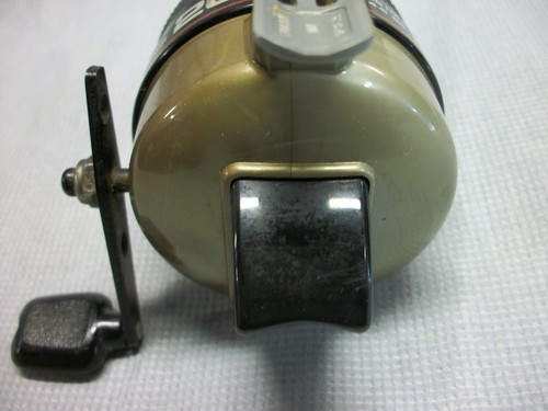 Zebco 202 Spin Cast Rolle - Bild 12 von 12