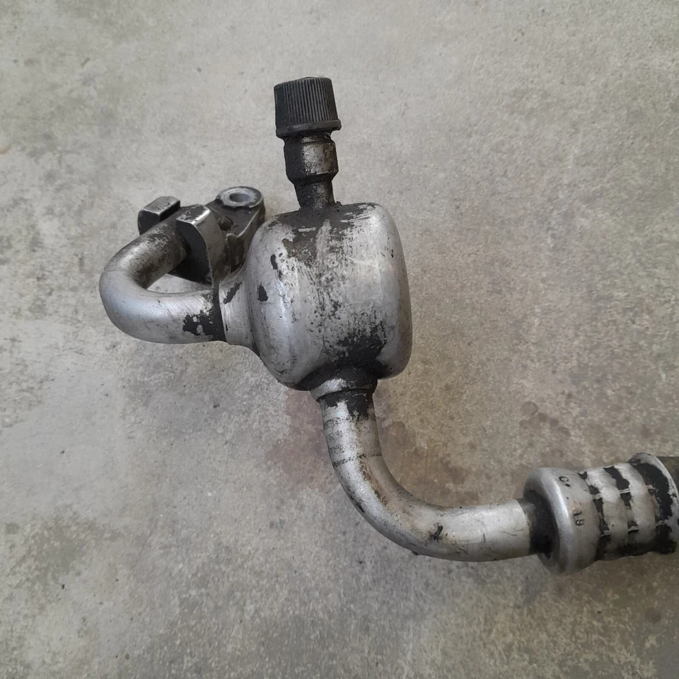 Líneas de compresor de aire acondicionado Lexus IS300 2001 succión de refrigerante OEM 01-05 Foto 2 de 4