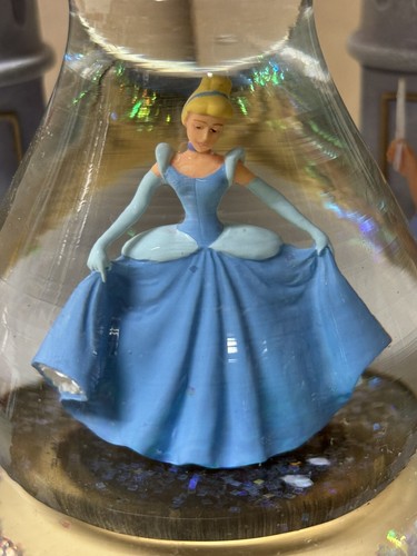 Disney Cinderella Musical Light Up Hour Glas Schneekugel "So This Is Love" funktioniert - Bild 4 von 16