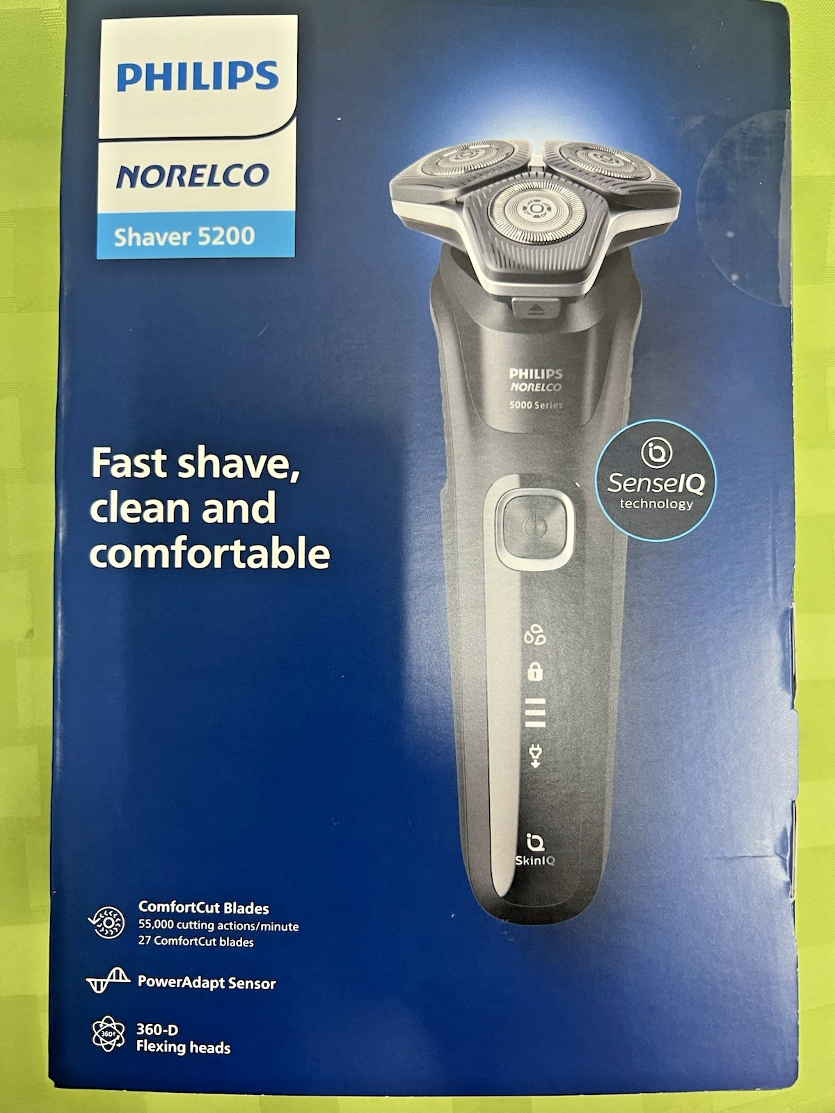 5200, Rechargeable Wet/ Dry Shaver W/ Pop-up Trimmer -new