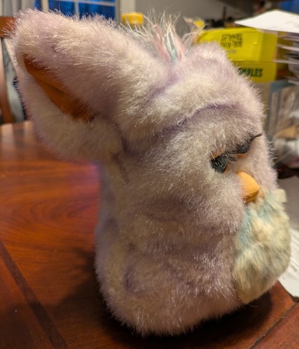 Hasbro 2005 Grapesicle Emoto-Tronic Furby Peluche Funcionamiento Necesita Pies Batería Cubierta - Imagen 7 de 12