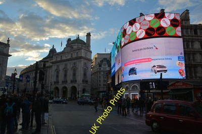 Foto 6x4 London : Westminster - Piccadilly Circus Piccadilly Circus is a c2016