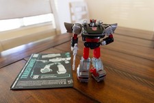 Transformers WFC Earthrise Deluxe Bluestreak Complete
