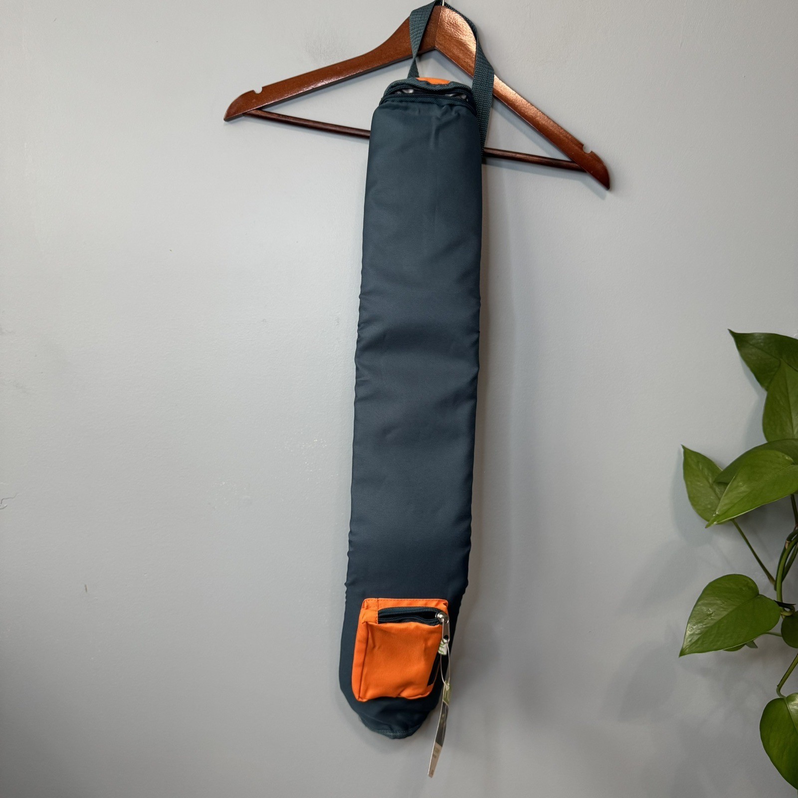 Holds A 6-pack Of Your Favorite Drink. Nwt