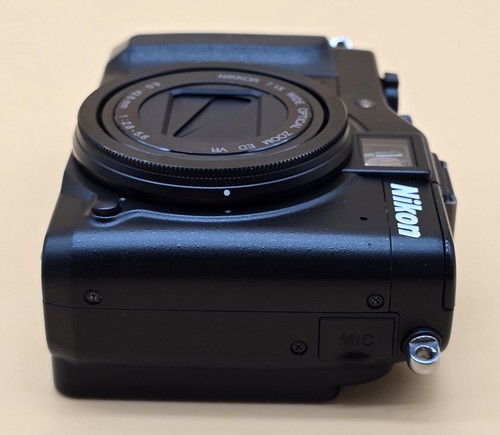 Nikon Coolpix P7000 10MP 7.1x Zoom Digital Camera Black With Charger. - Picture 10 of 12