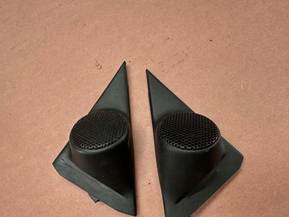 BMW E28 528e 524td 528I 533I 535I Tweeter Door Speaker Pair OEM #86160 - Image 3 of 4