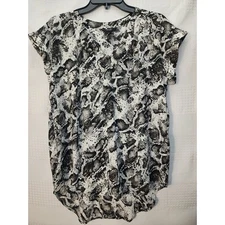 Simply Vera Wang Tunic Womens Size Medium Animal Print Short Sleeve Henley Cuff