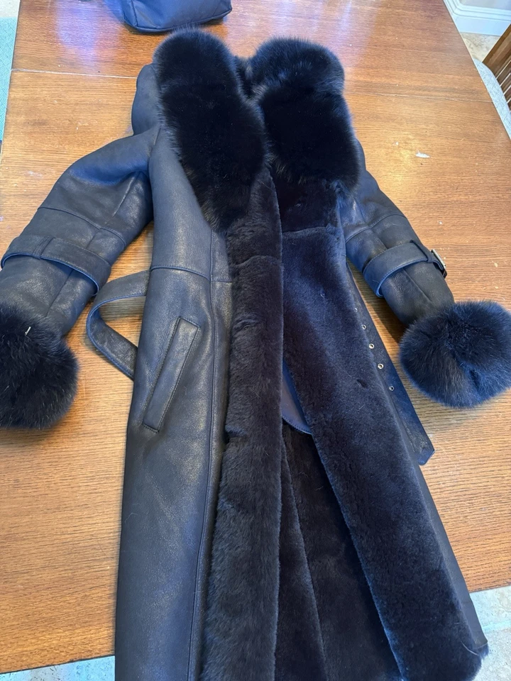 Large Fashion Leather and Fur Women’s Jacket Coat - Image 3 of 4